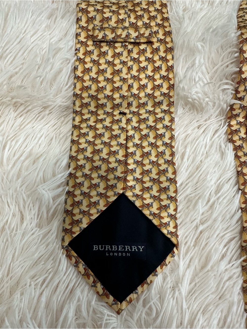 Burberry London Silk Tie Beige Gold Geometric Pattern Classic Luxury - Picture 11 of 14
